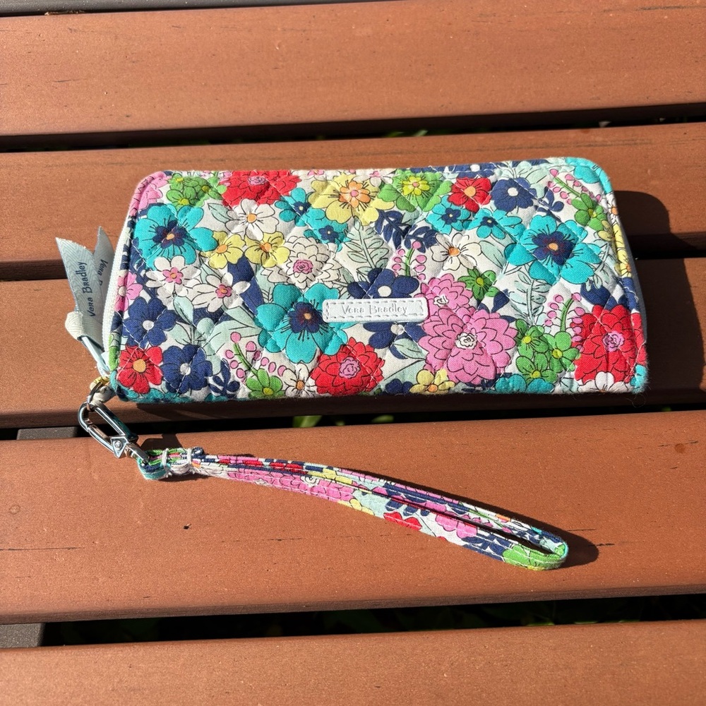 Vera Bradley Far Out Floral Accordion Wallet/Wristlet